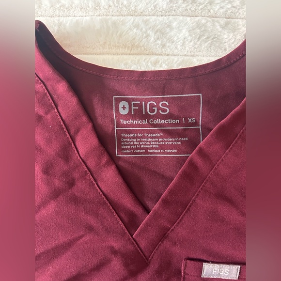 Figs Maroon Scrub Set - Picture 6 of 7